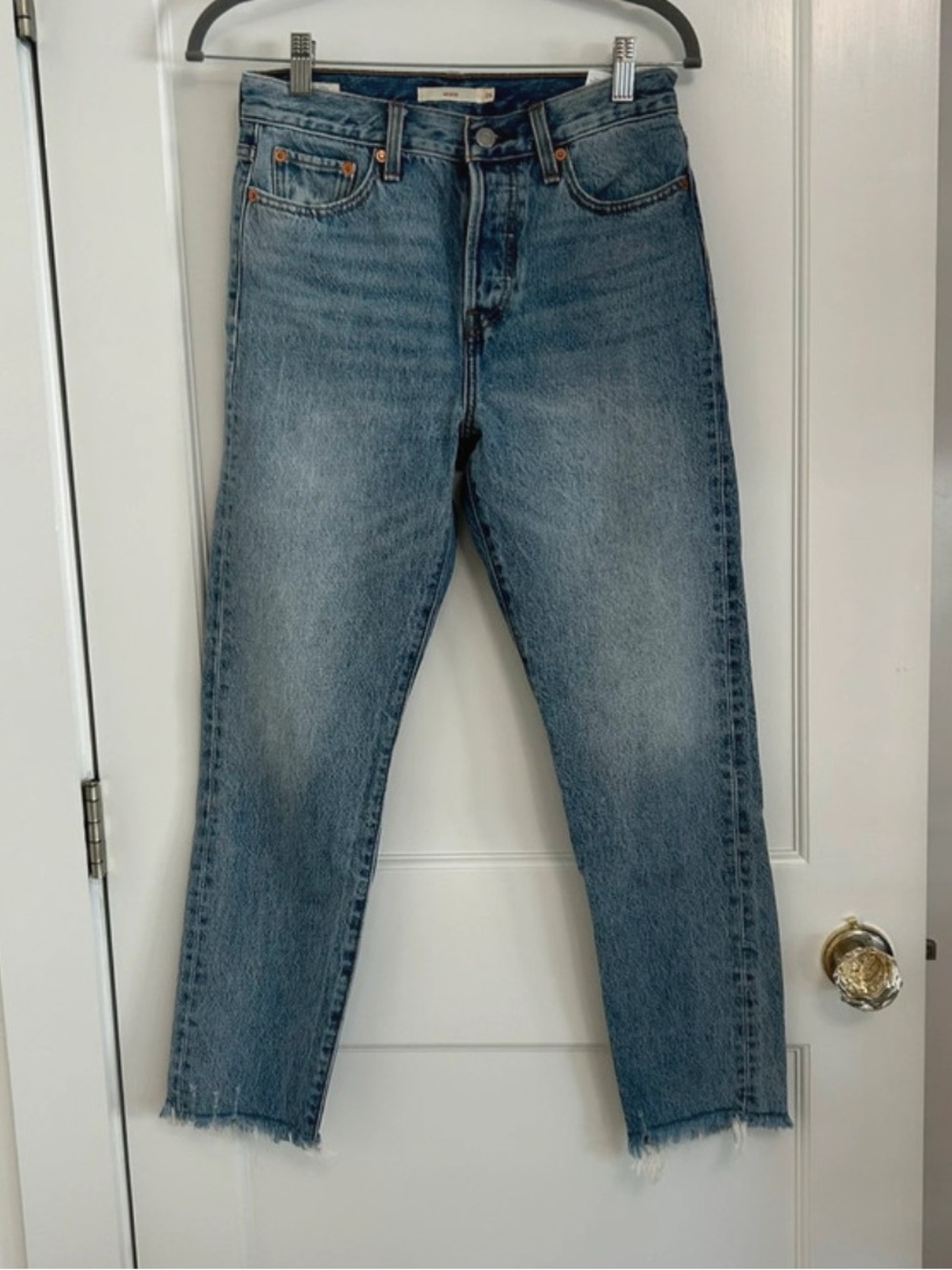 Levi’s Wedgie Fit Jeans High Rise Button Fly Light Wash Raw Hem Straight Leg 26
